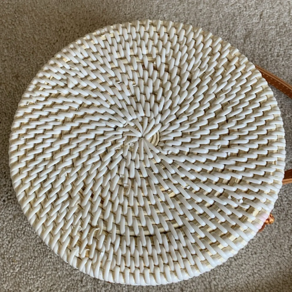 Crossbody Round White and Tan Woven Bag - Picture 6 of 9